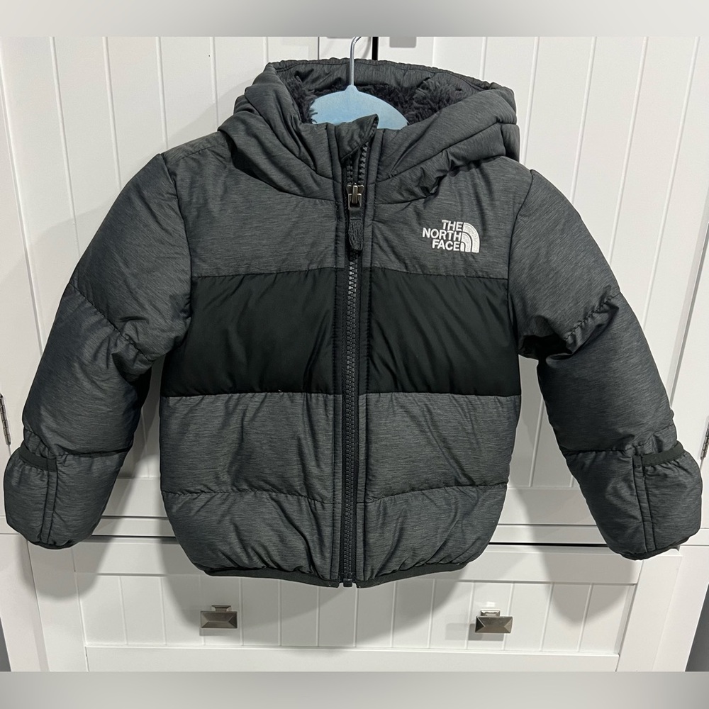 The North Face Kids Gray and Black Puffer Jacket 12 months